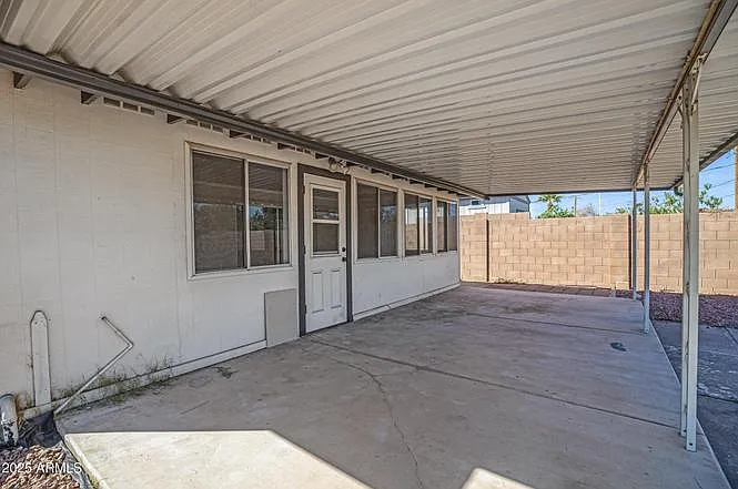 110 W Del Rio Dr — Photo 5