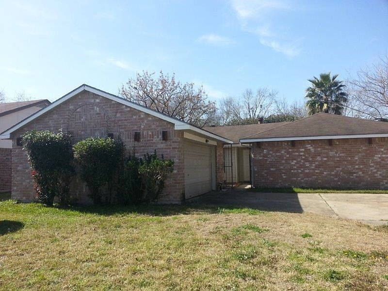 1st image of 10511 Den Oak Dr