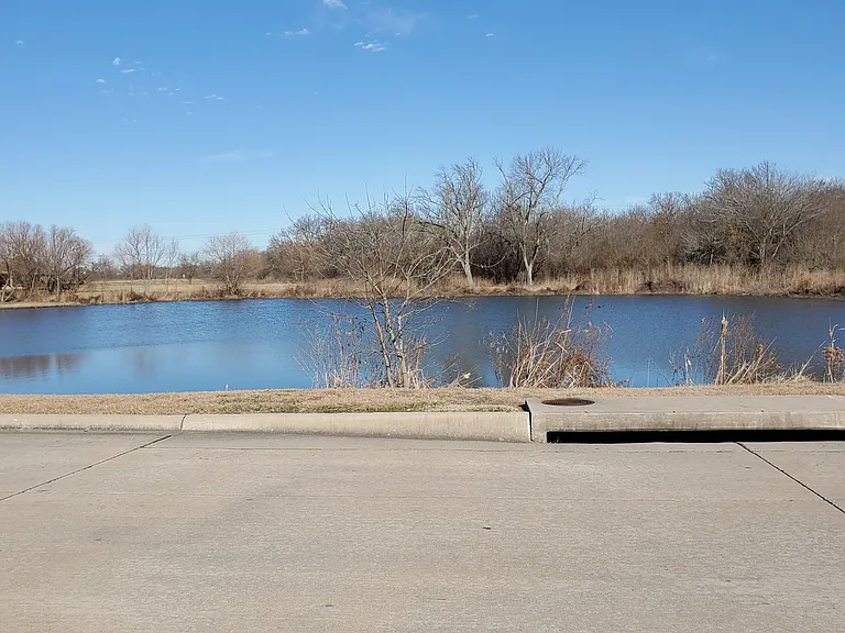 1621 Colonial Dr — Photo 49