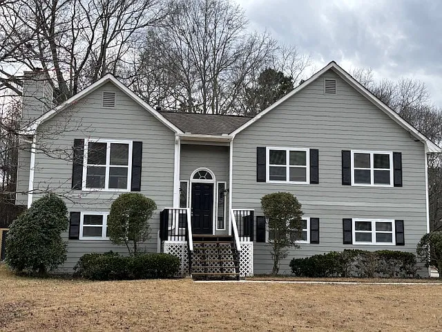 3 bed, 2100 sqft, $2,290 — Photo 2
