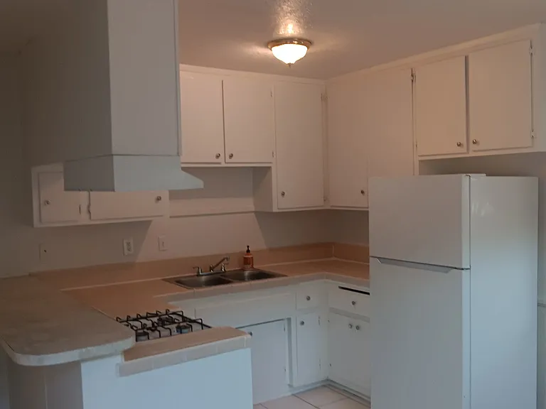 Rancho Mirage Villa Apartments — Photo 9