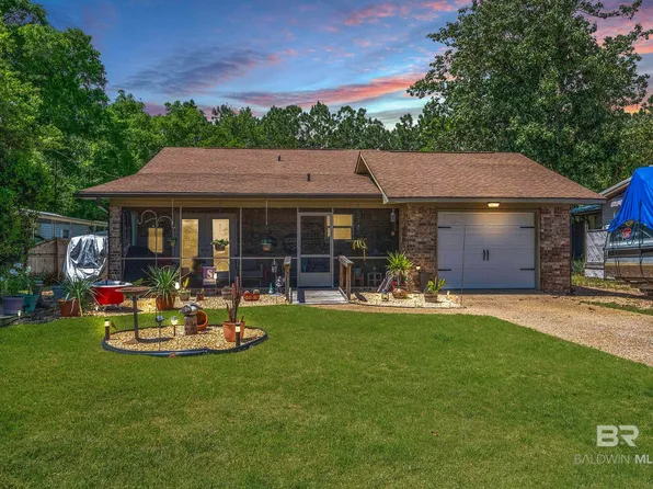 1541 Valencia Dr, Lillian, AL 36549