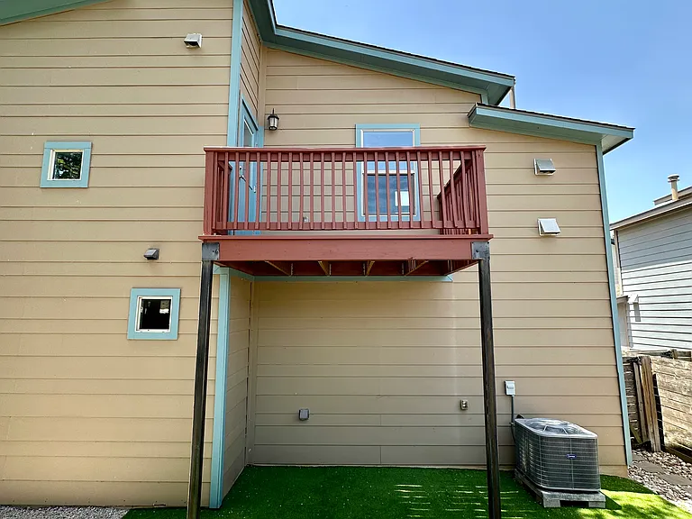 5300 Samuel Huston Ave #B — Photo 5