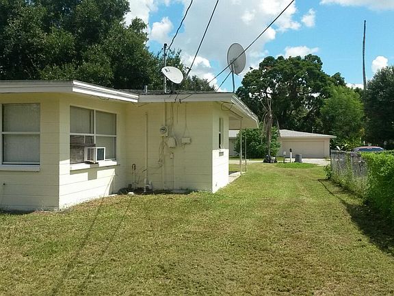 3rd image of 2141 W Gardenia Cir