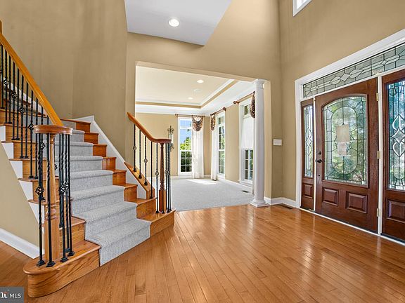 3rd image of 908 Mannington Dr