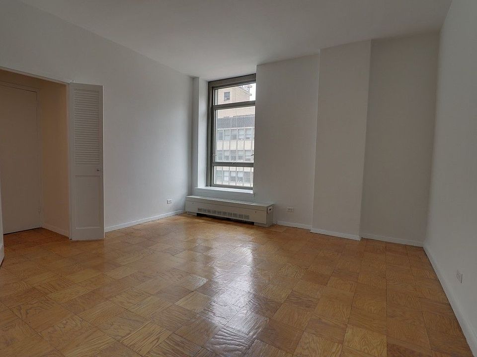 1st image of 4 Park Ave APT 9B