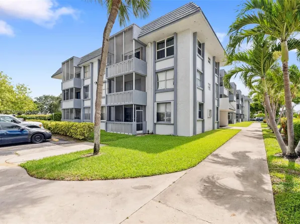 6705 NW 169th St APT C310, Hialeah, FL 33015