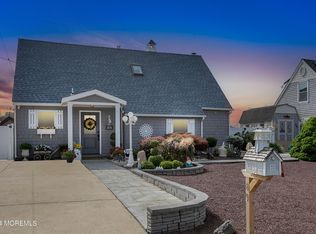 89 Ronald Ave S, Bayville, NJ 08721