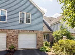 1216 Parkside Dr, Bridgeville, PA