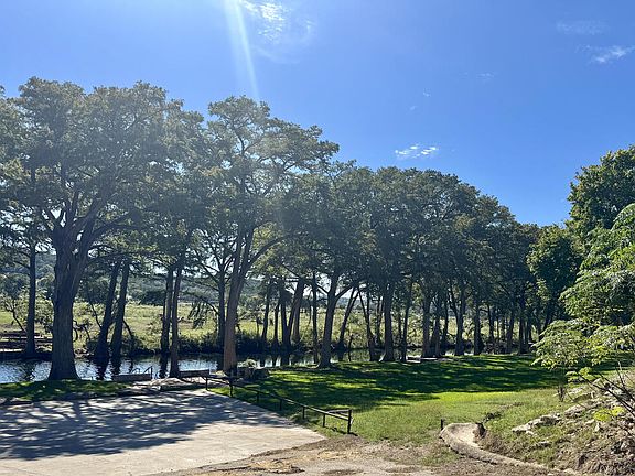 4th image of 350 Ranch Rim Dr W