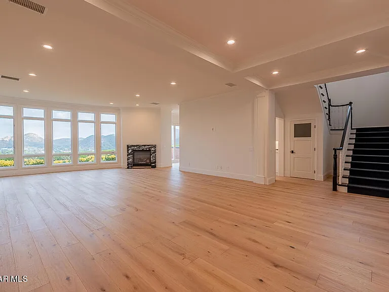 2390 Crombie Ct — Photo 11