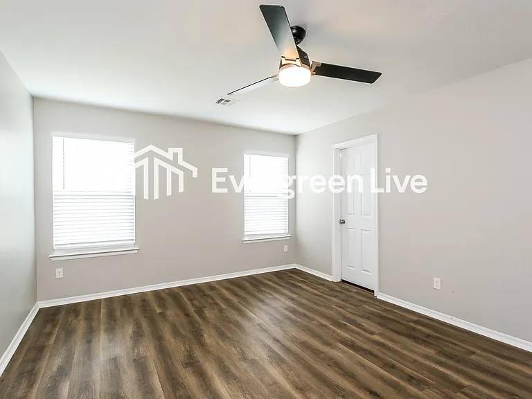 8564 SW 44th Ter — Photo 9