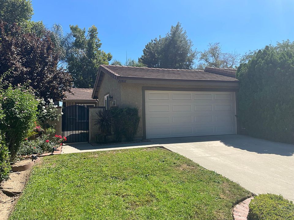 23532 Platina Dr, Santa Clarita, CA 91355