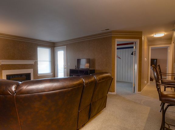 4th image of 212 Glengarry Dr APT 105