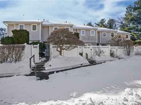 1029 Boston Neck Rd Unit 2, Narragansett, RI 02882