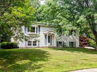 122 Justin Morgan Dr, Colchester, VT 05446