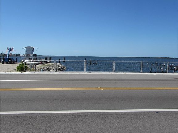 2nd image of 4262 Pine Island Rd NW