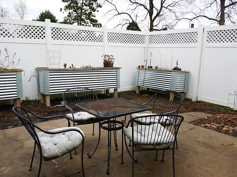 100 Bothne Dr — Photo 28