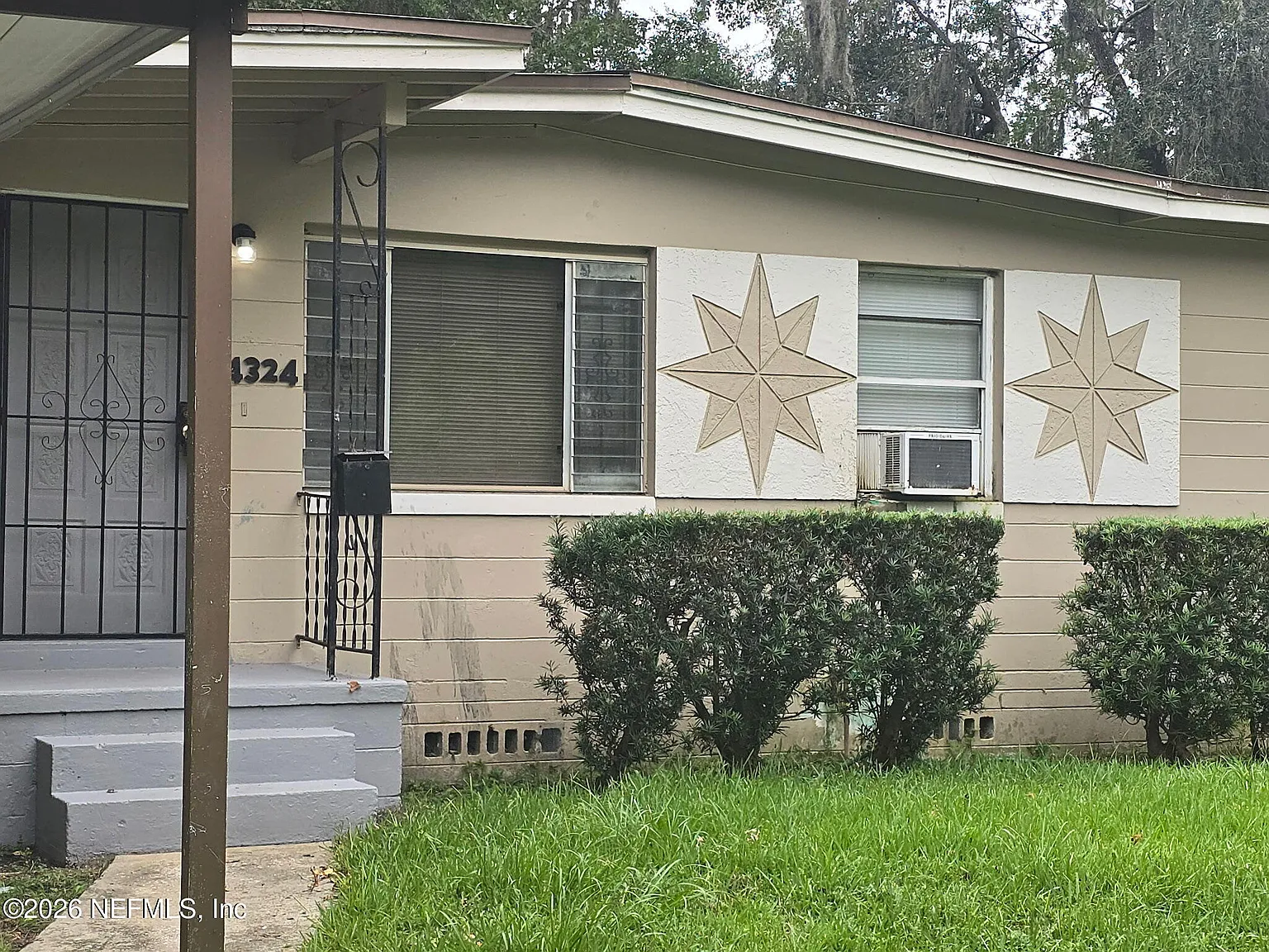 3 bed, 2.0 bath, 1140 sqft, $1,350 — Photo 2