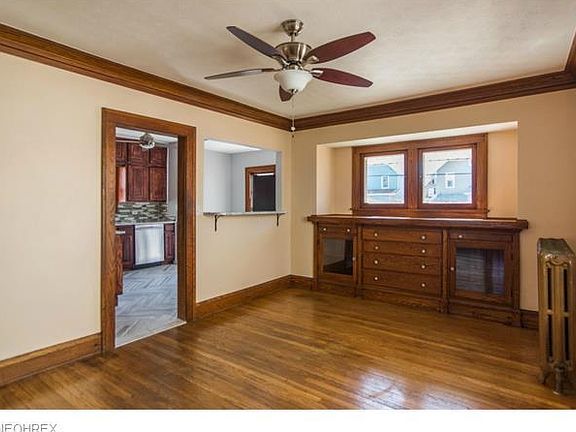 5th image of 1446 Larchmont Ave