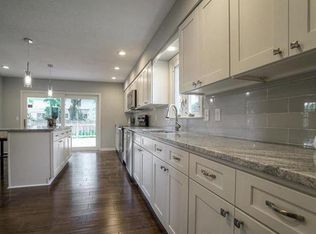 9364 Mission Rd, Prairie Village, KS 66206