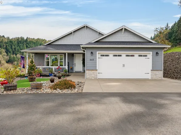 445 Madera Ln, Roseburg, OR 97471