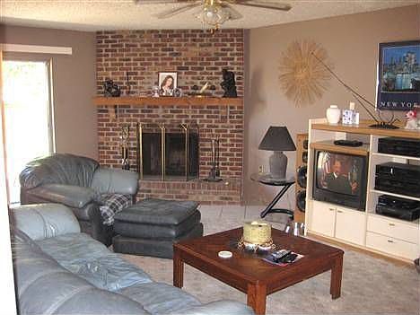 2nd image of 11201 Crossmill Dr