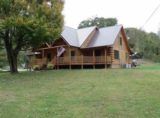 146 Lake Hollow Rd, Hurricane, WV 25526