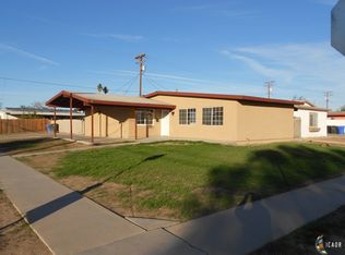 586 Ocotillo Dr, El Centro, CA 92243