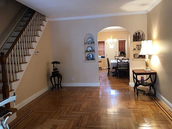 3rd image of 2163 E 23rd St