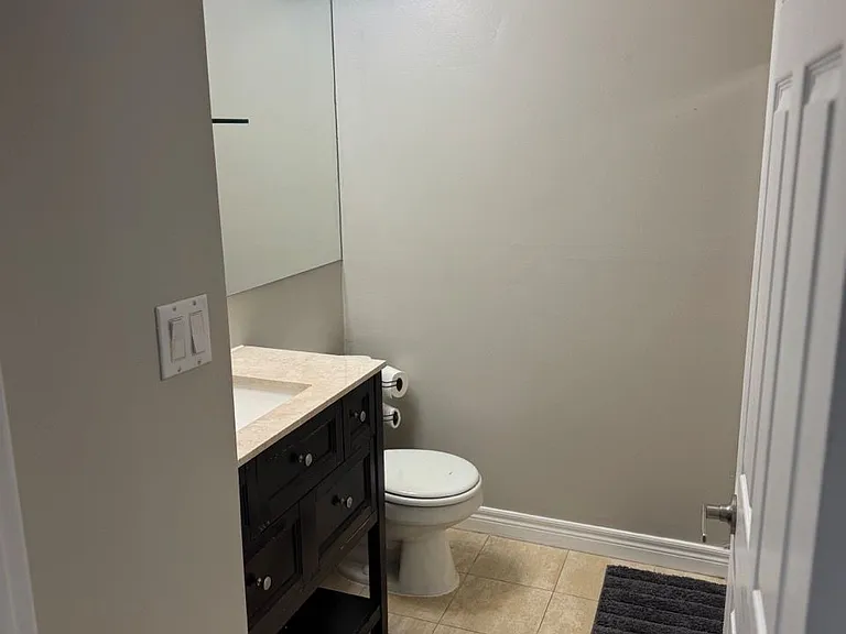 55 Bloor St E #702 — Photo 3