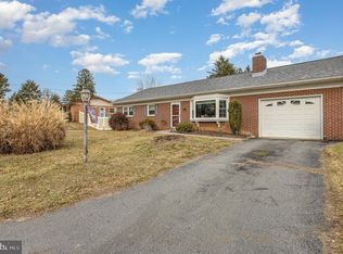 517 Saratoga Rd, Lancaster, PA 17603