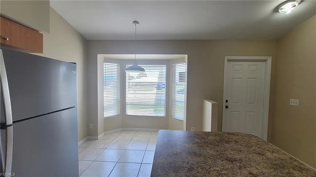2 bed, 1139 sqft, $1,595 — Photo 4