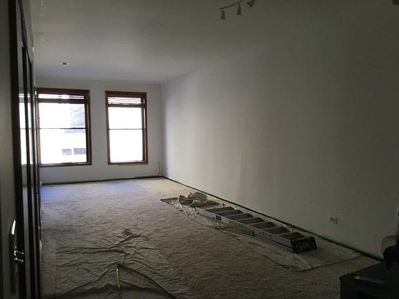 3rd image of 111 W Van Buren St