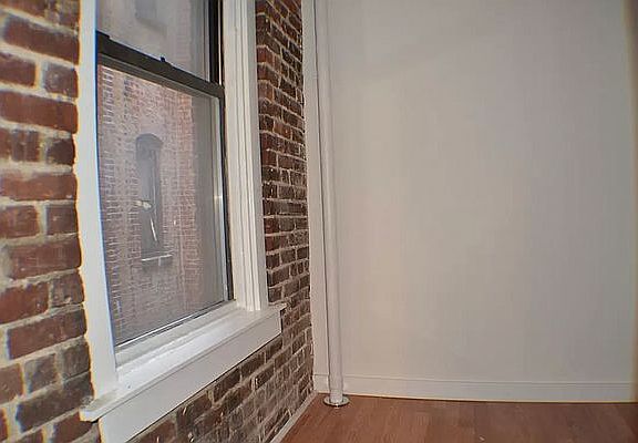 5th image of 163 E 99th St APT 16