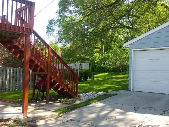 Back porch apartment stairs and garage parking