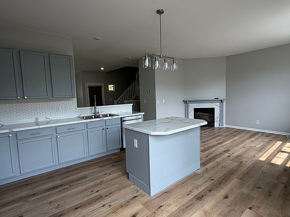 4th image of 2688 Pinkspire Ln E