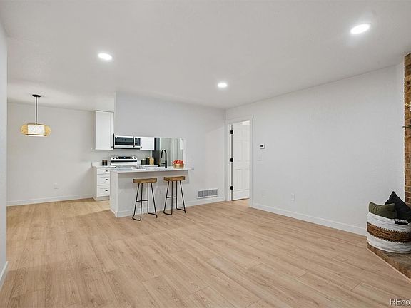 5th image of 8015 W Eastman Place #101