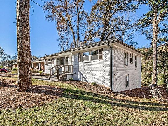 3rd image of 1723 Capistrana Pl