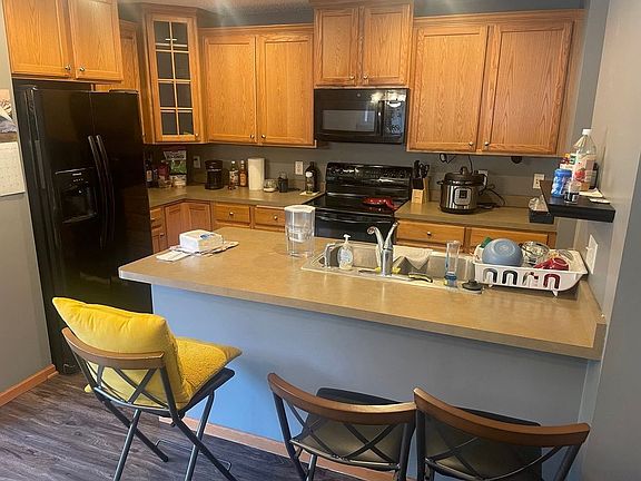 4th image of 3260 Oak View Dr