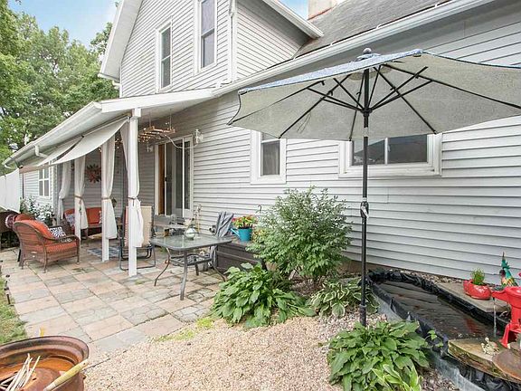 3rd image of 851 S Marion Ave