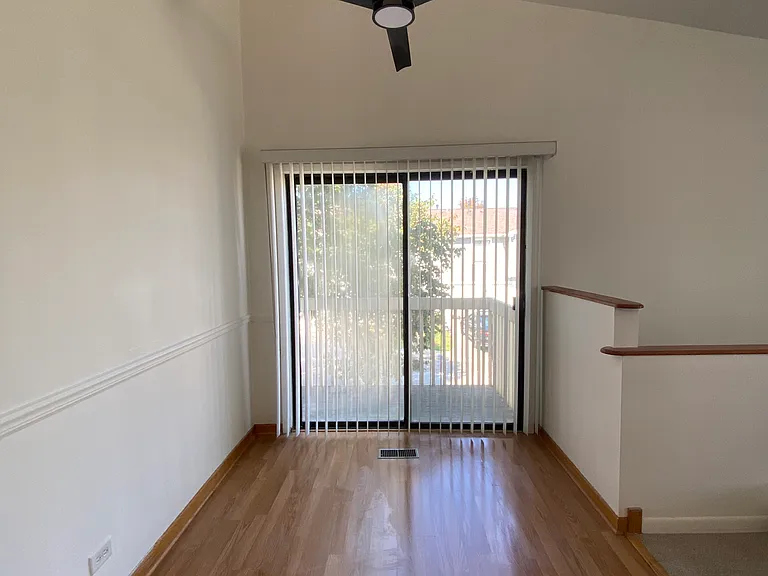914 Van Buren Ct — Photo 9
