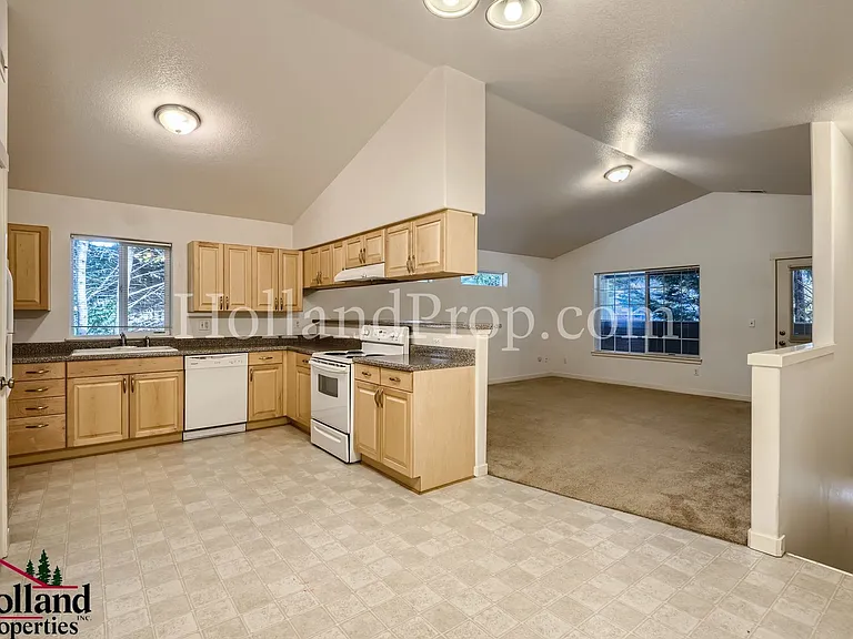 4415 NE 88th Ave #3 — Photo 8