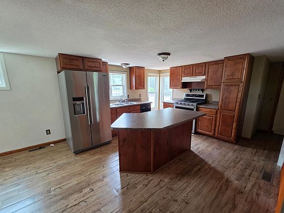 4th image of 2325 Ironwood Ave