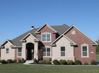 8533 Twin Creek Dr, Waynesville, OH 45068