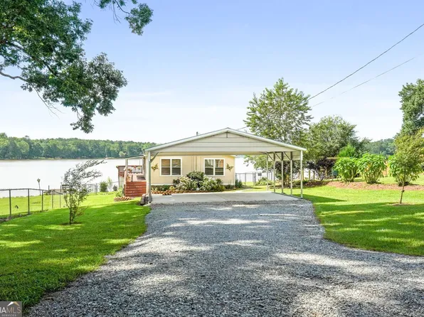 113 Weavers Lake Front Rd, Jackson, GA 30233