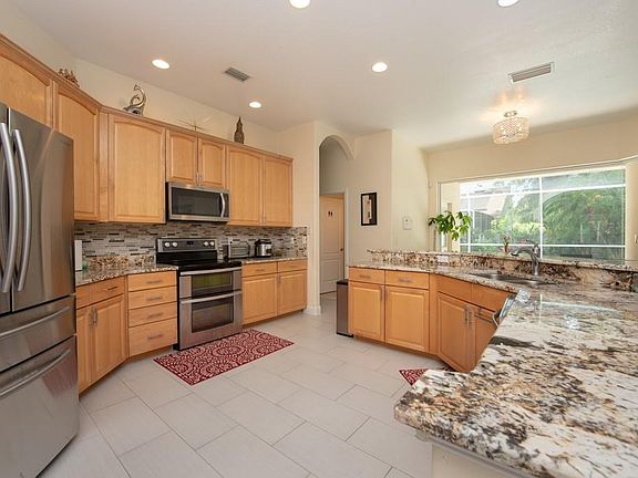 4th image of 14922 Evershine St