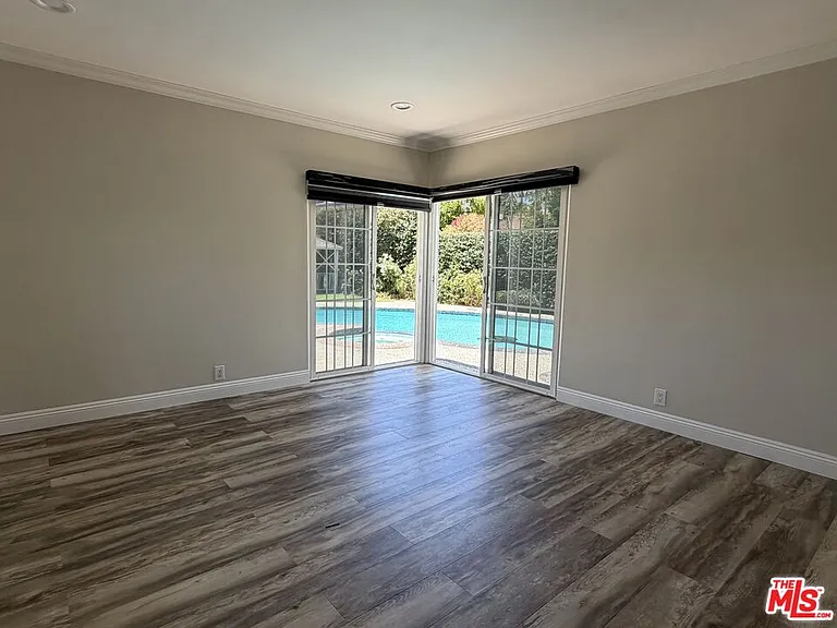 4747 Cartwright Ave — Photo 41