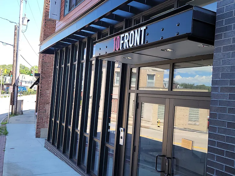 Ten Front Street — Photo 33
