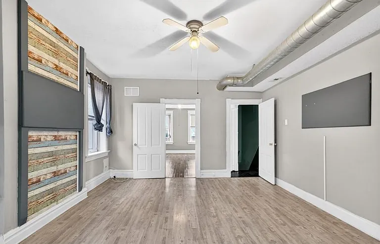 3005 S Compton Ave — Photo 16